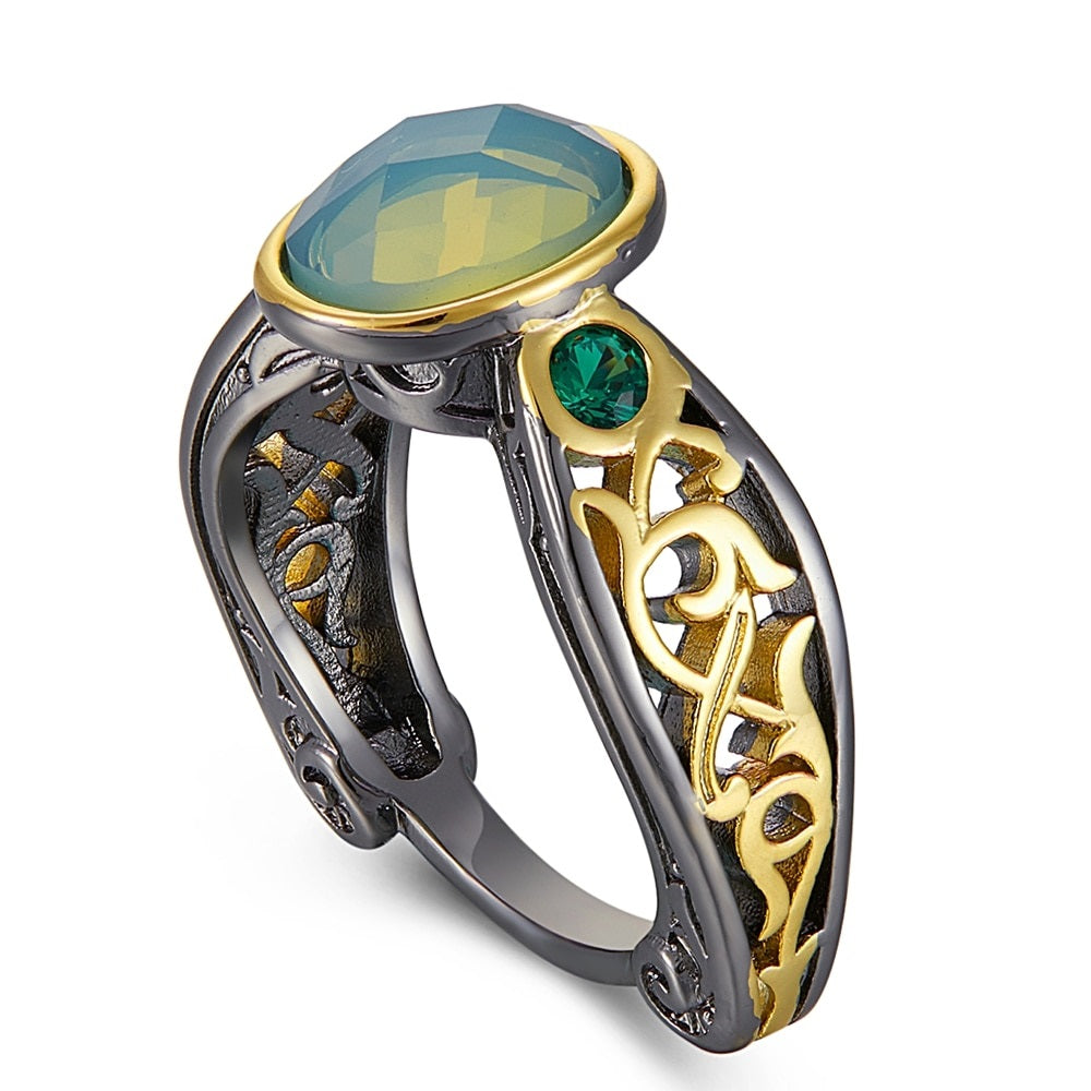 Vintage ring met groene siersteen