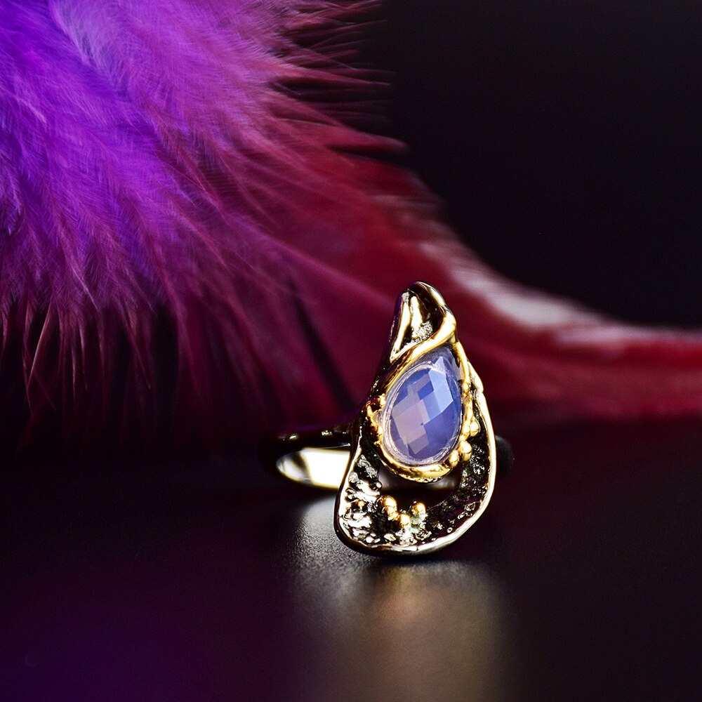 Ring met grote roze siersteen
