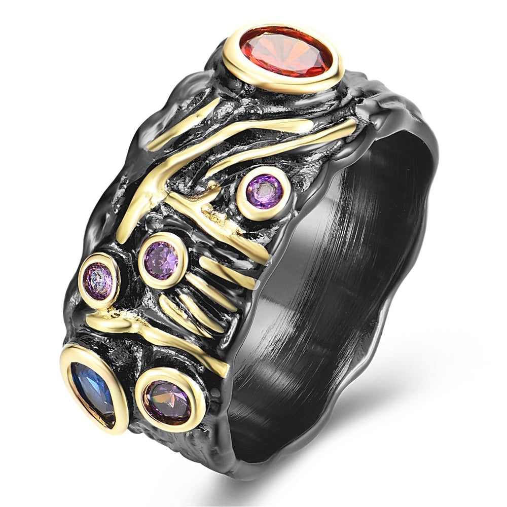 Gothic ring met verschillende sierstenen