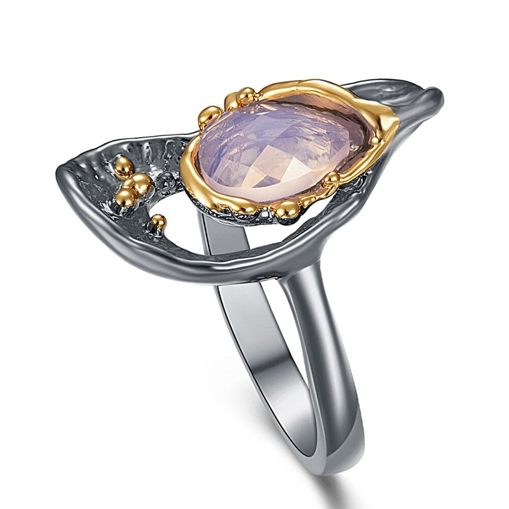 Ring met grote roze siersteen